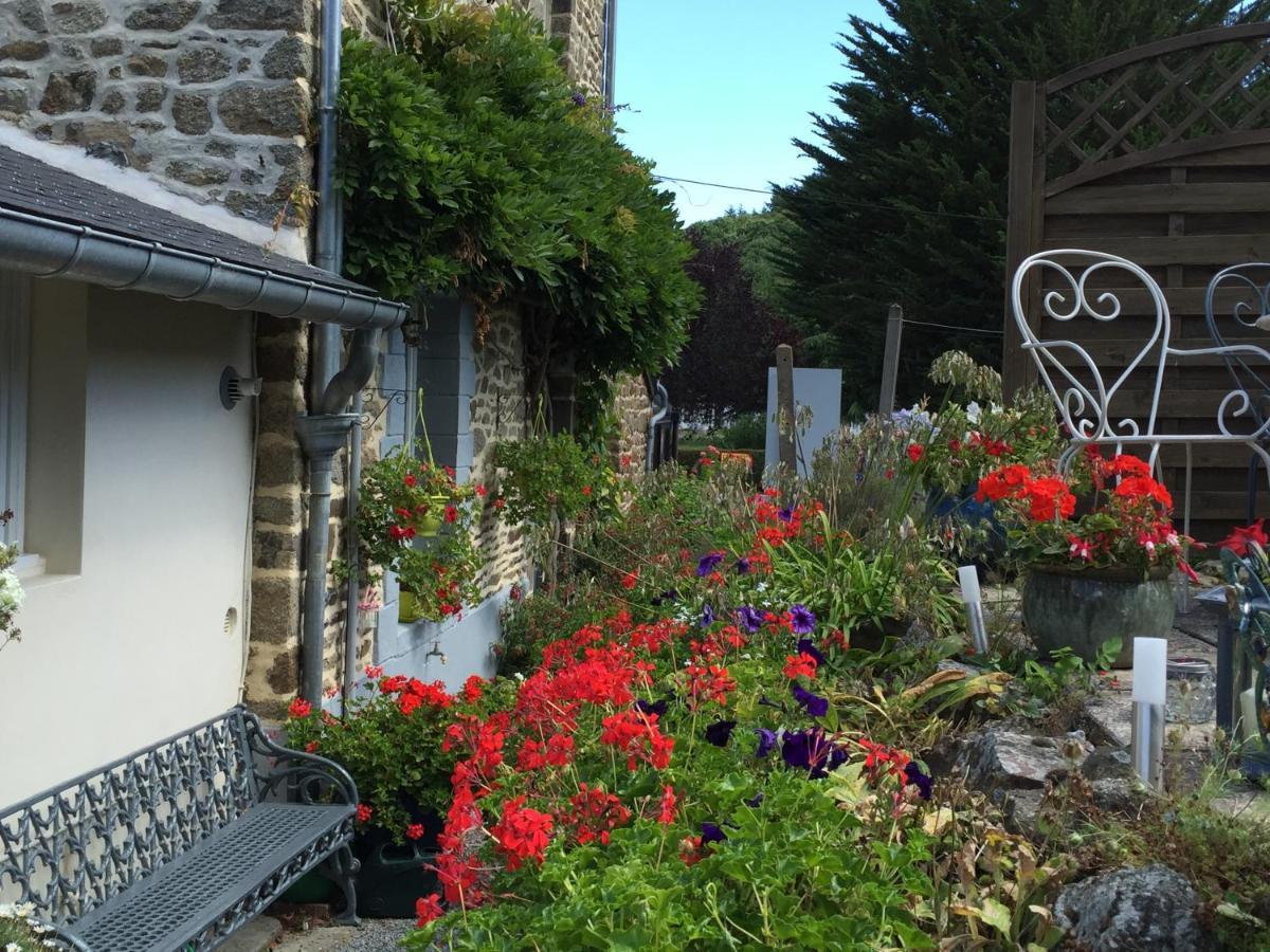 Bed and Breakfast Au Bon Accueil Saint-Marcan Экстерьер фото